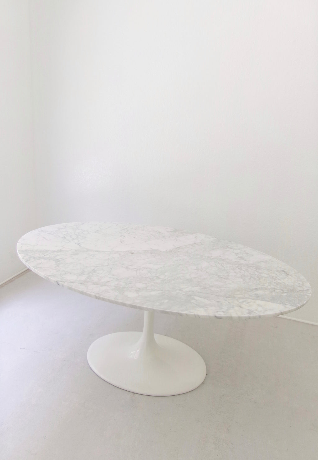 Vintage Eero Saarinen Oval Tulip Dining Table in White Carrara Marble