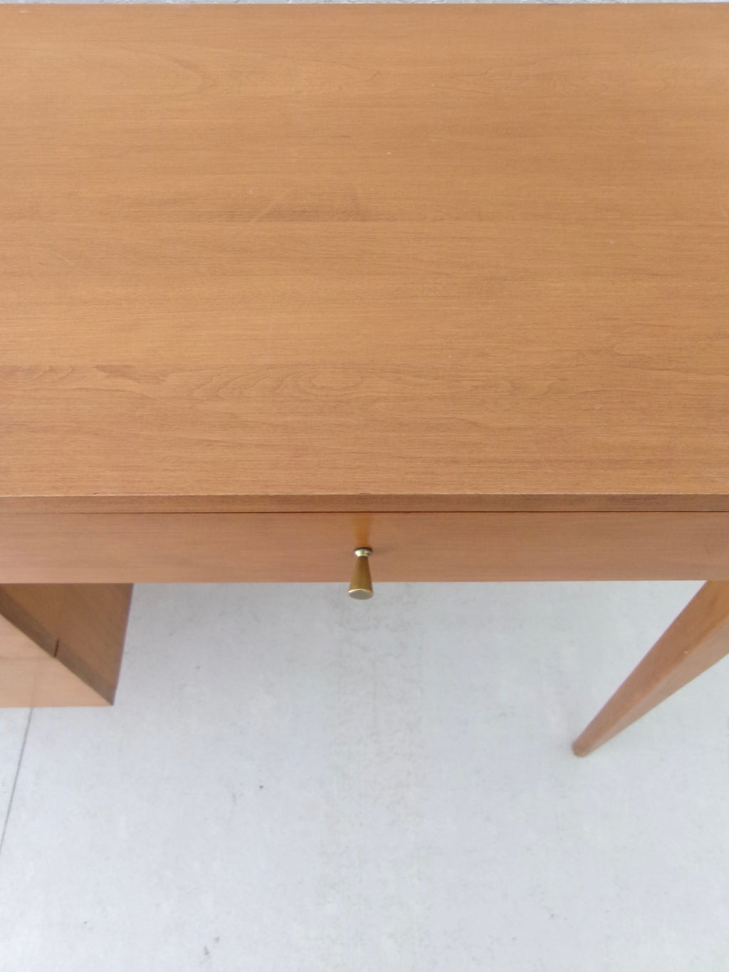 Vintage Paul McCobb Planner Group Desk Mid Century Modern Writing Desk Tobacco Finish Wood Desk