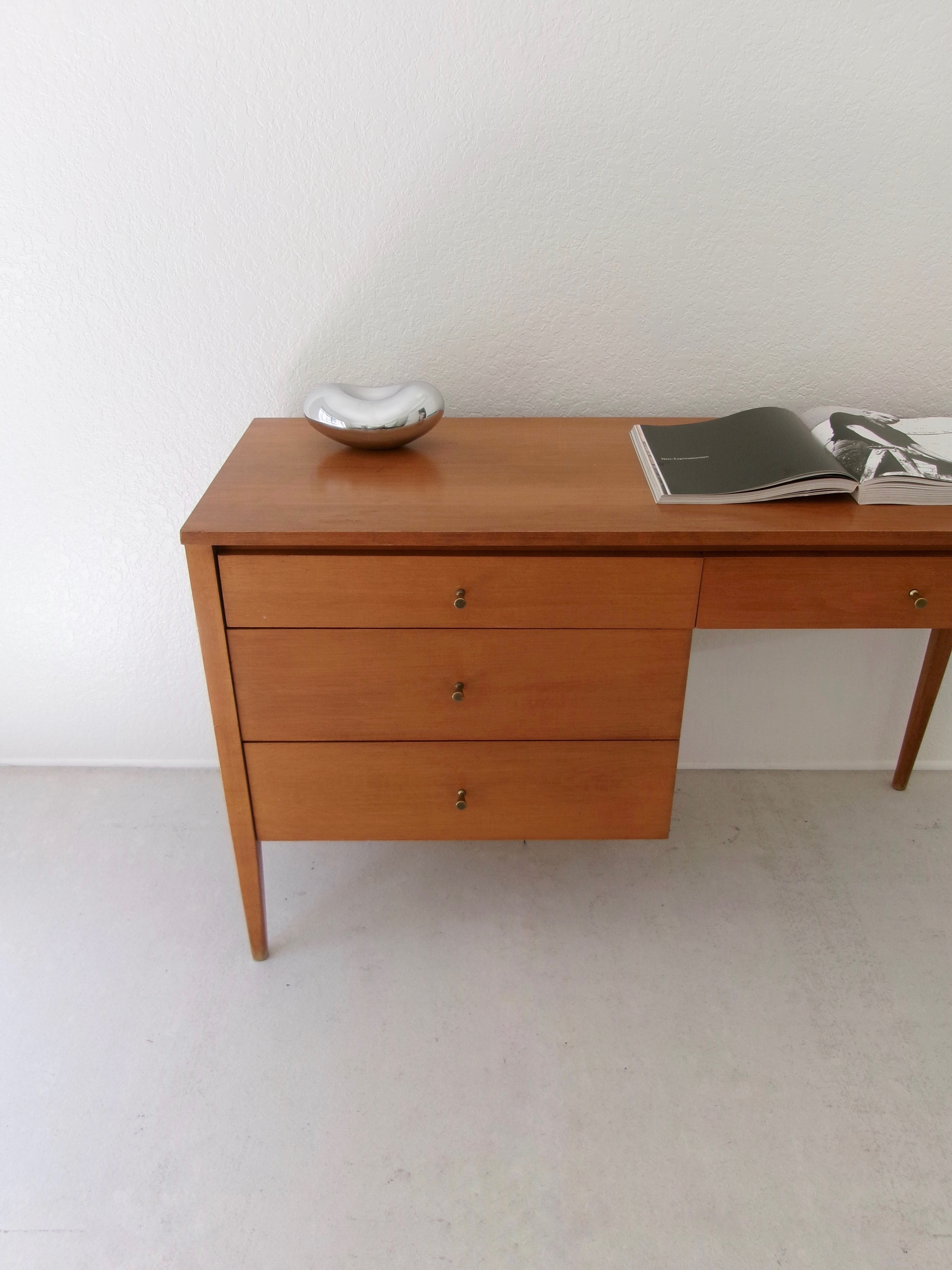 Vintage Paul McCobb Planner Group Desk Mid Century Modern Writing Desk Tobacco Finish Wood Desk