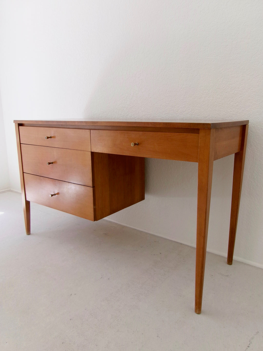 Vintage Paul McCobb Planner Group Desk Mid Century Modern Writing Desk Tobacco Finish Wood Desk