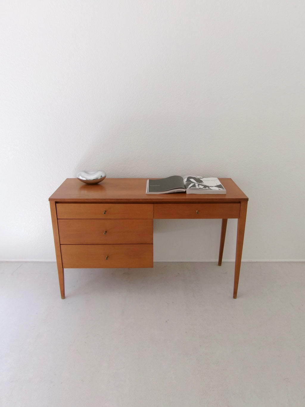 Vintage Paul McCobb Planner Group Desk Mid Century Modern Writing Desk Tobacco Finish Wood Desk