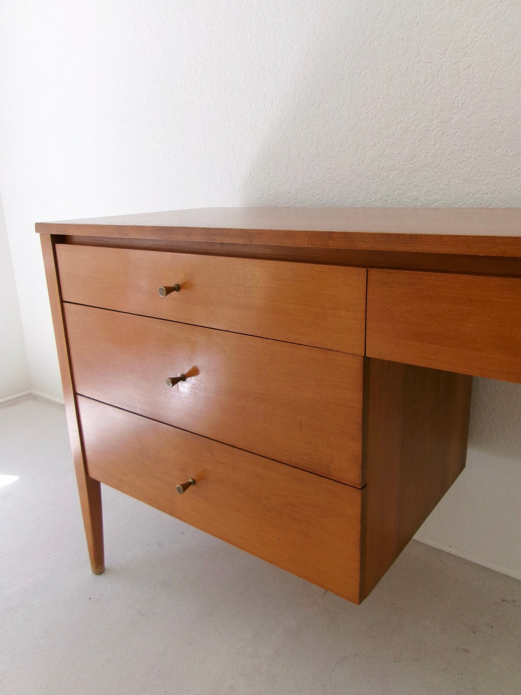Vintage Paul McCobb Planner Group Desk Mid Century Modern Writing Desk Tobacco Finish Wood Desk
