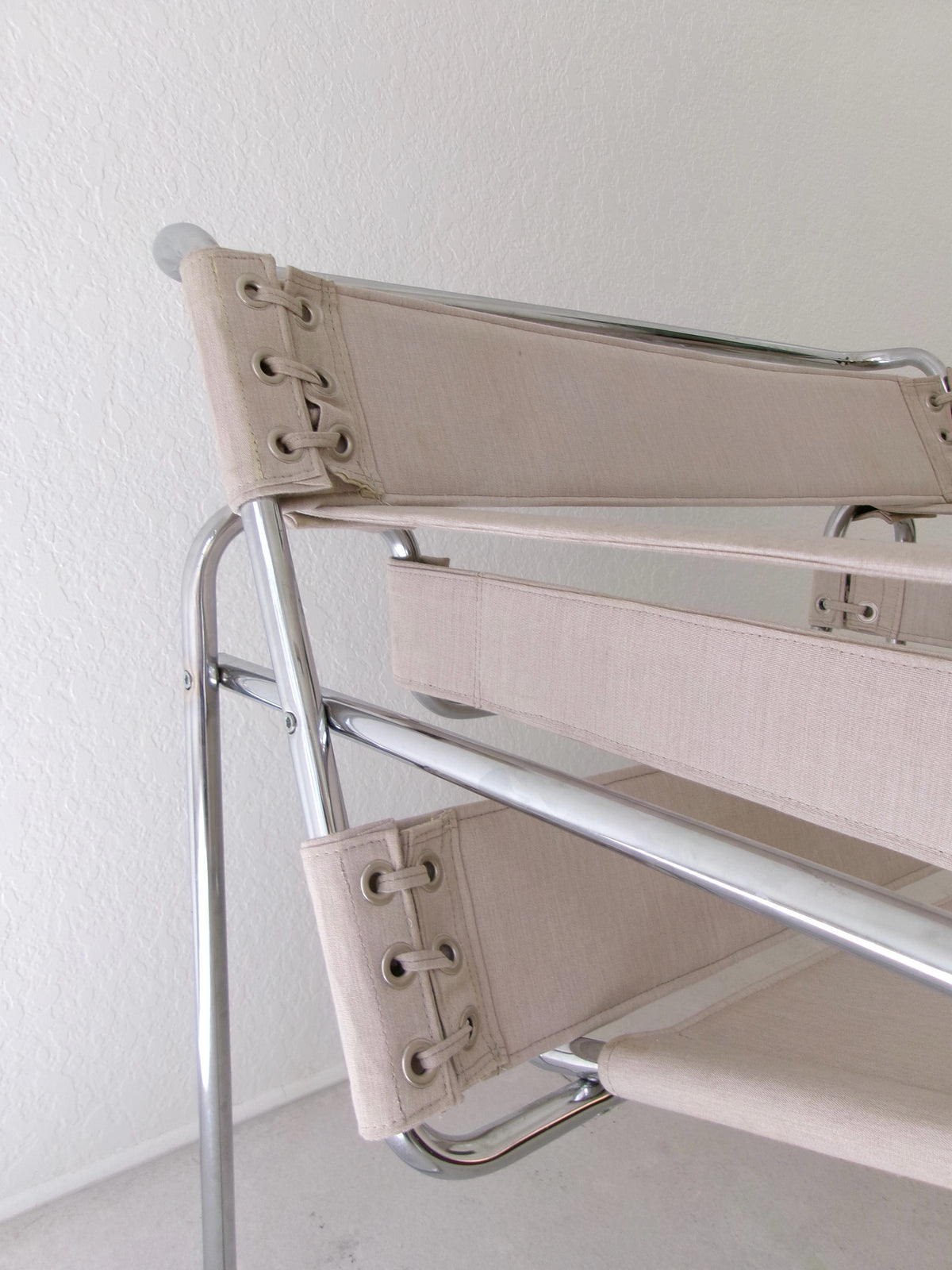 ETUDE No. 01 Canvas Chair