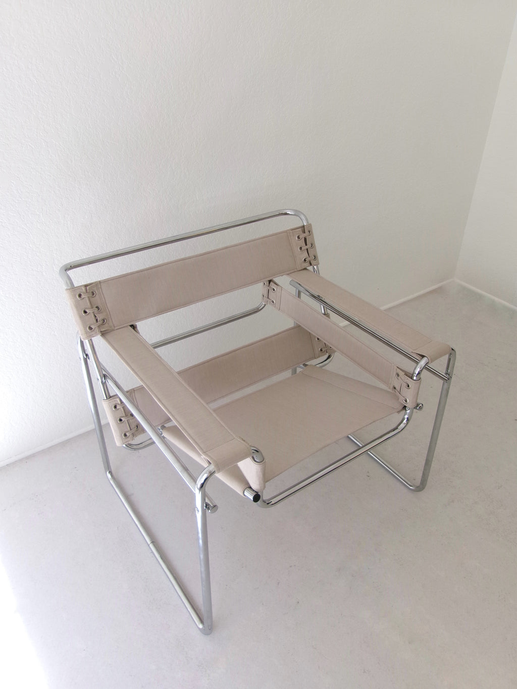 ETUDE No. 01 Canvas Chair