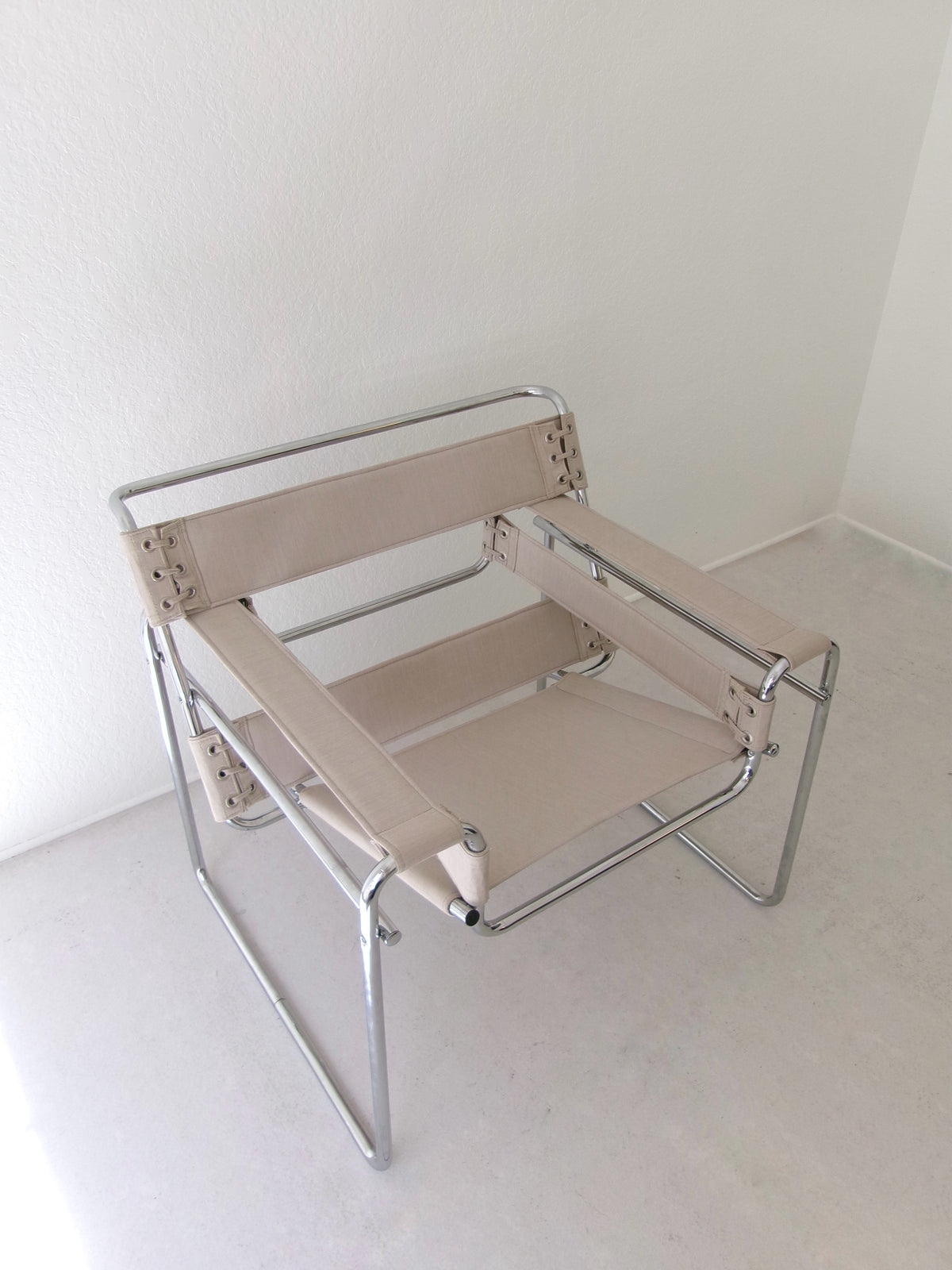 ETUDE No. 01 Canvas Chair