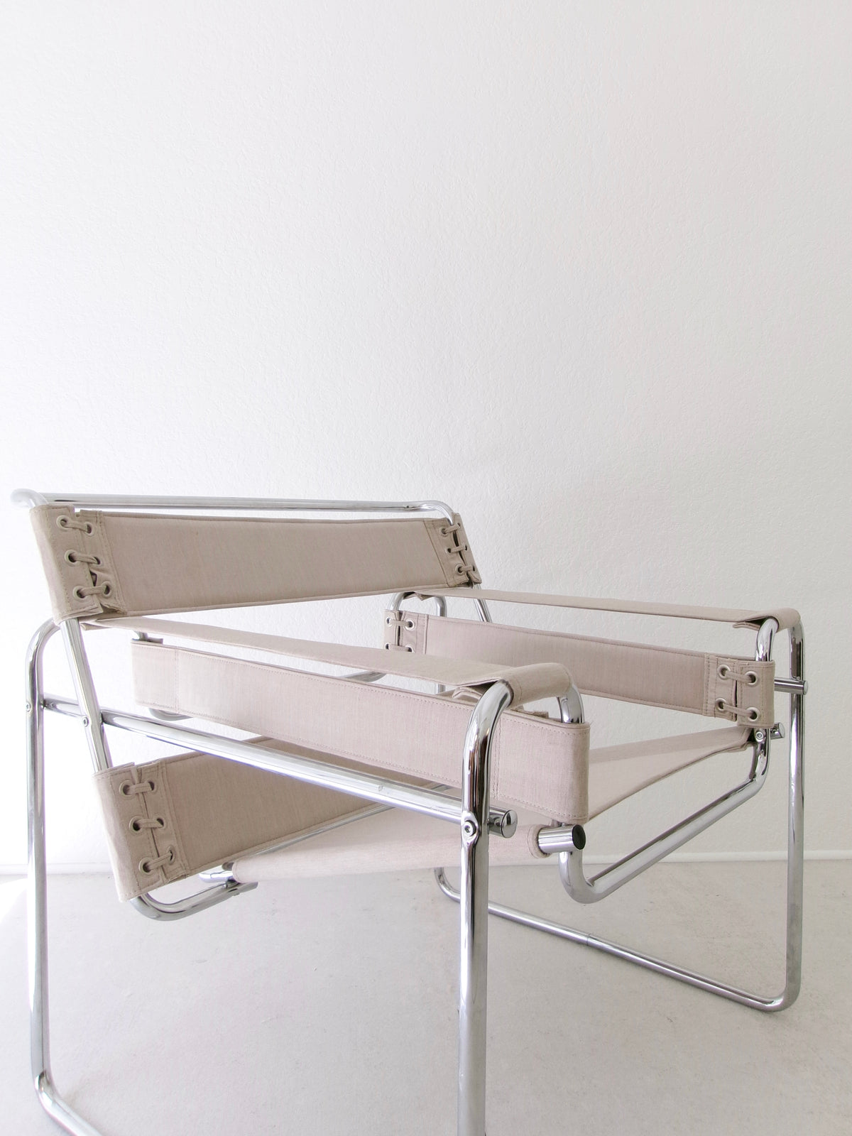 ETUDE No. 01 Canvas Chair
