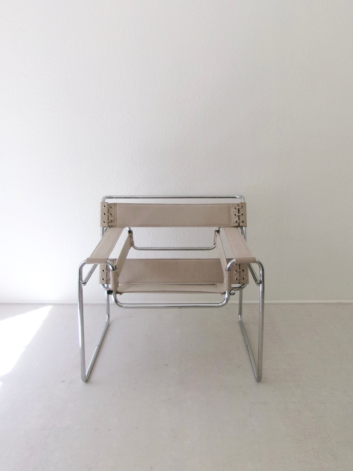 ETUDE No. 01 Canvas Chair