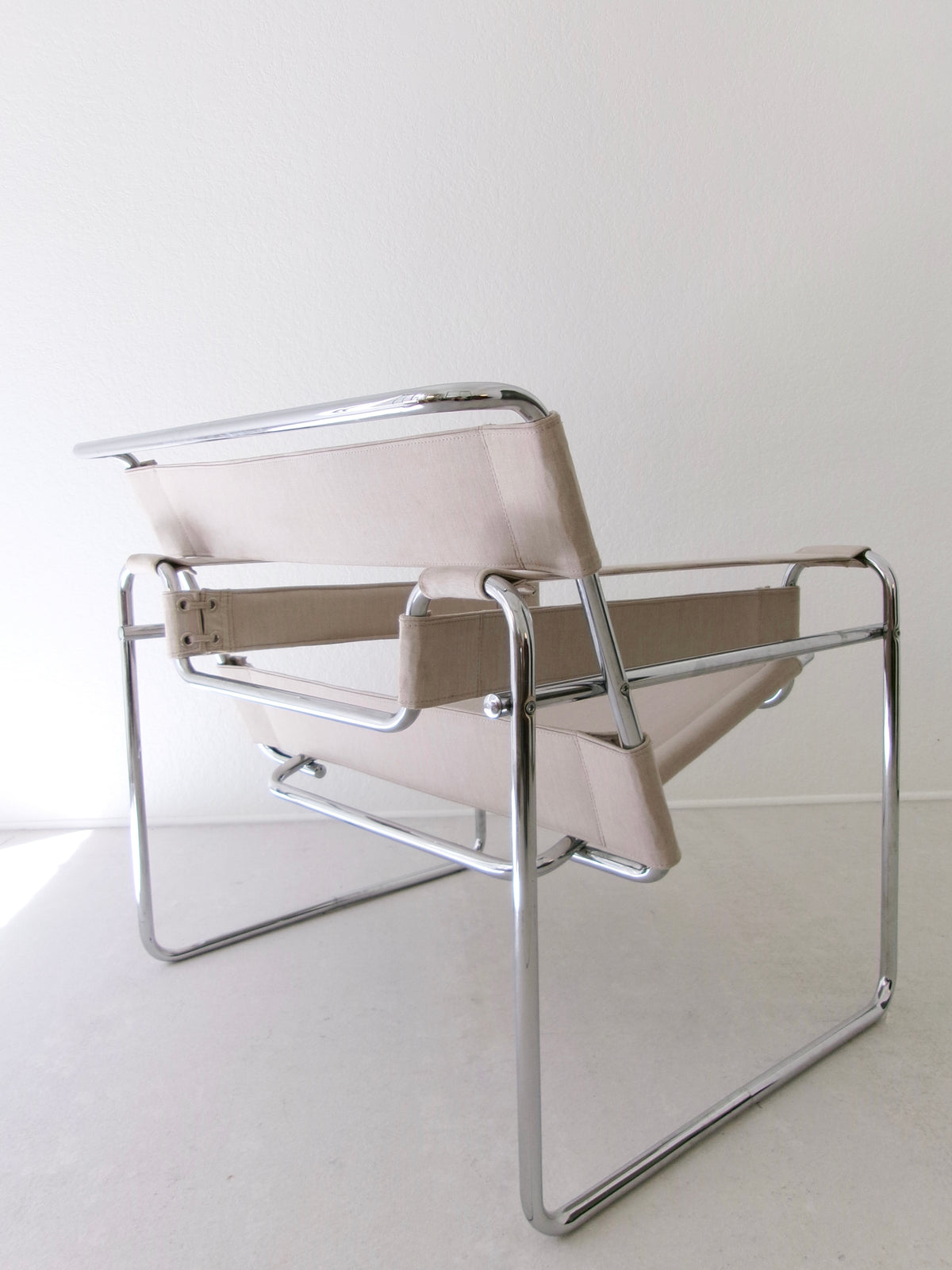 ETUDE No. 01 Canvas Chair