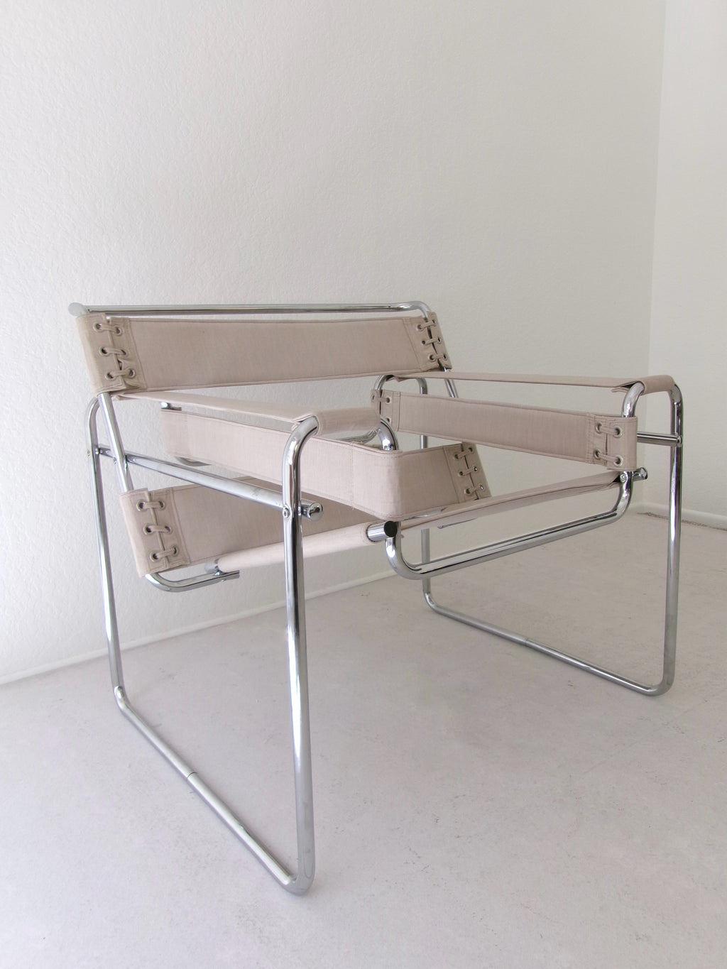 ETUDE No. 01 Canvas Chair