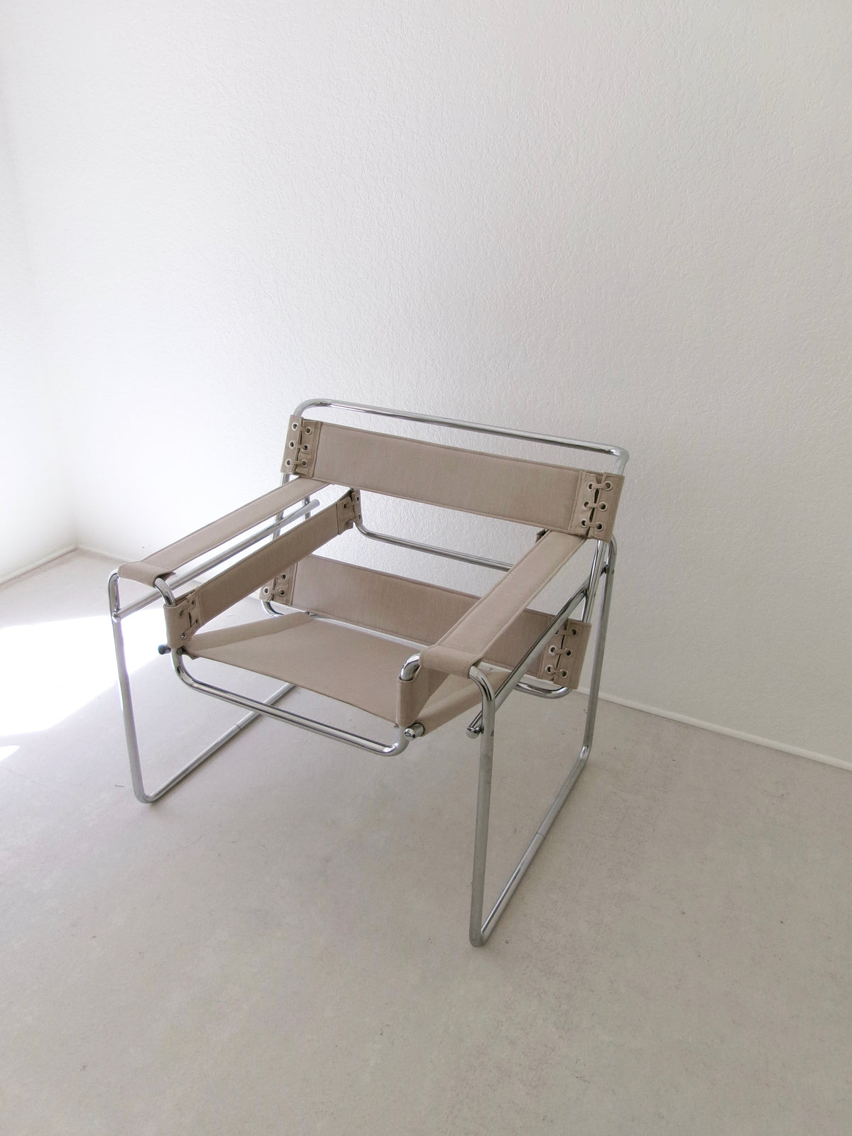 ETUDE No. 01 Canvas Chair