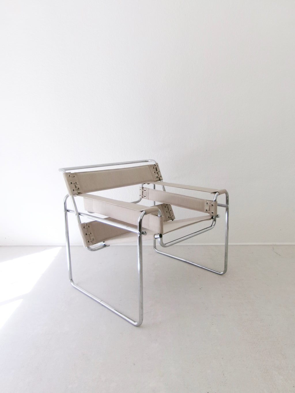 ETUDE No. 01 Canvas Chair