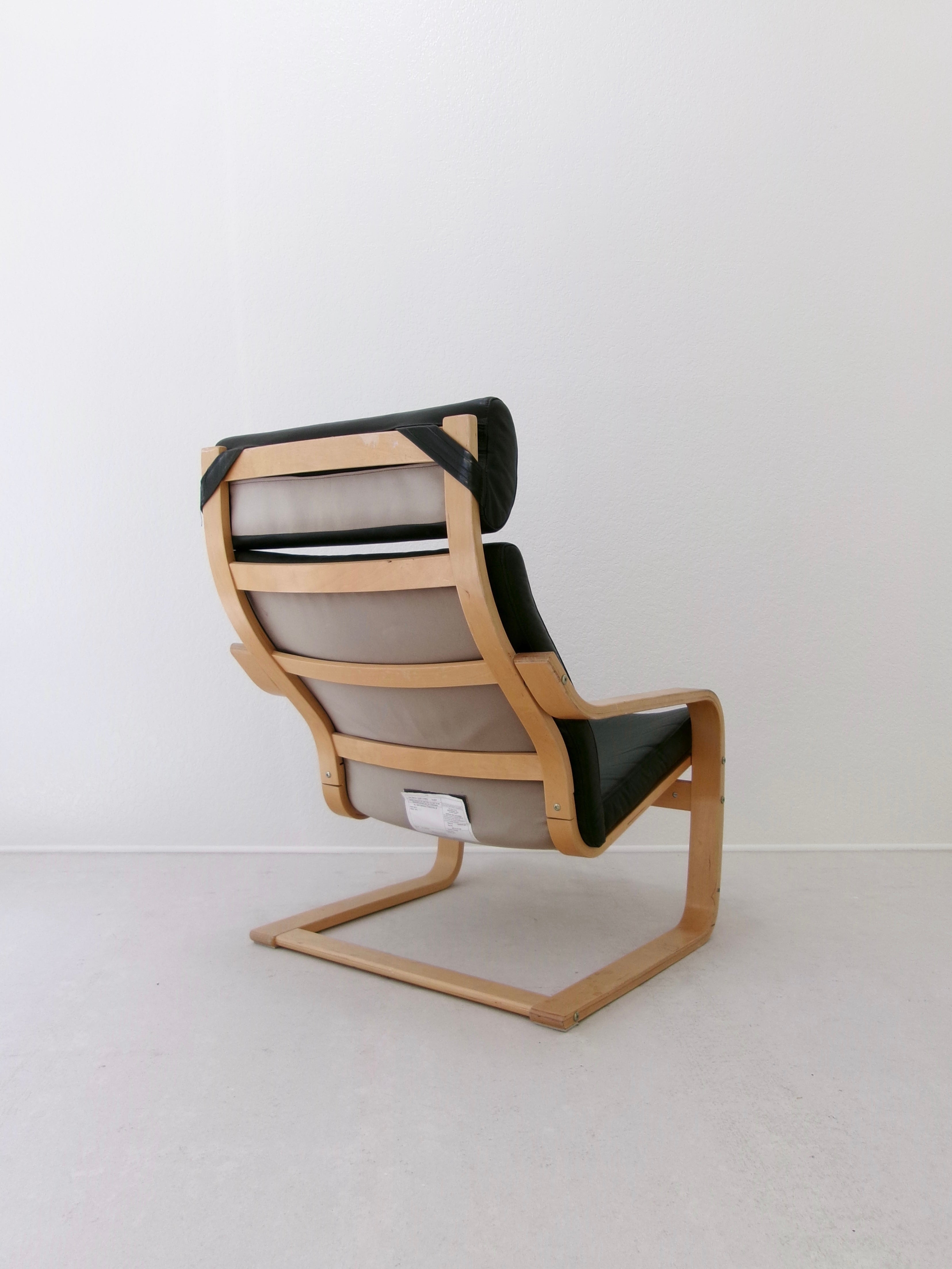 IKEA POANG チェアー 1996 IKEA POÄNG Lounge Chair by Noboru Nakamura – APERÇU