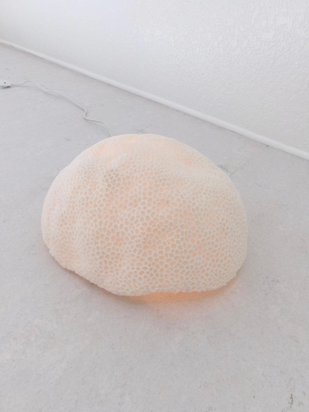 Organic Coral Shaped Ivory Resin Table Lamp