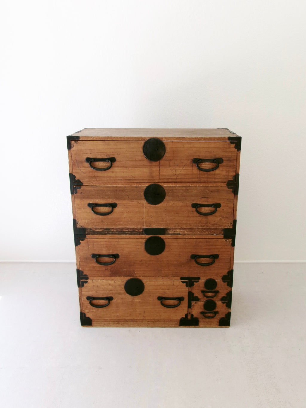 Early 20th Century Japanese Tansu Dresser