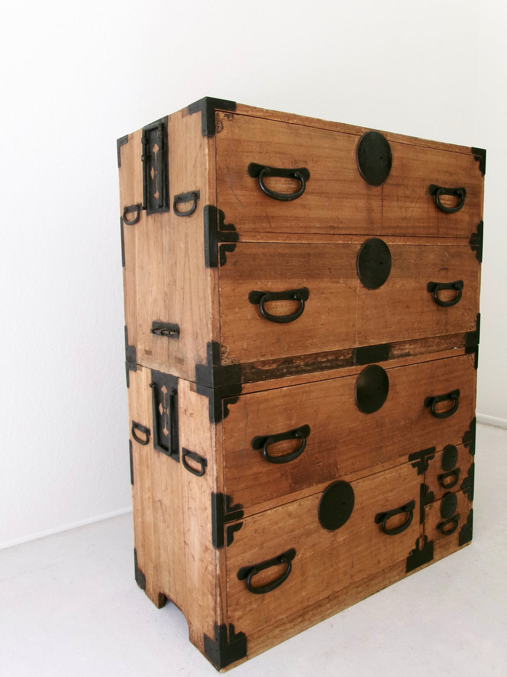 Early 20th Century Japanese Tansu Dresser