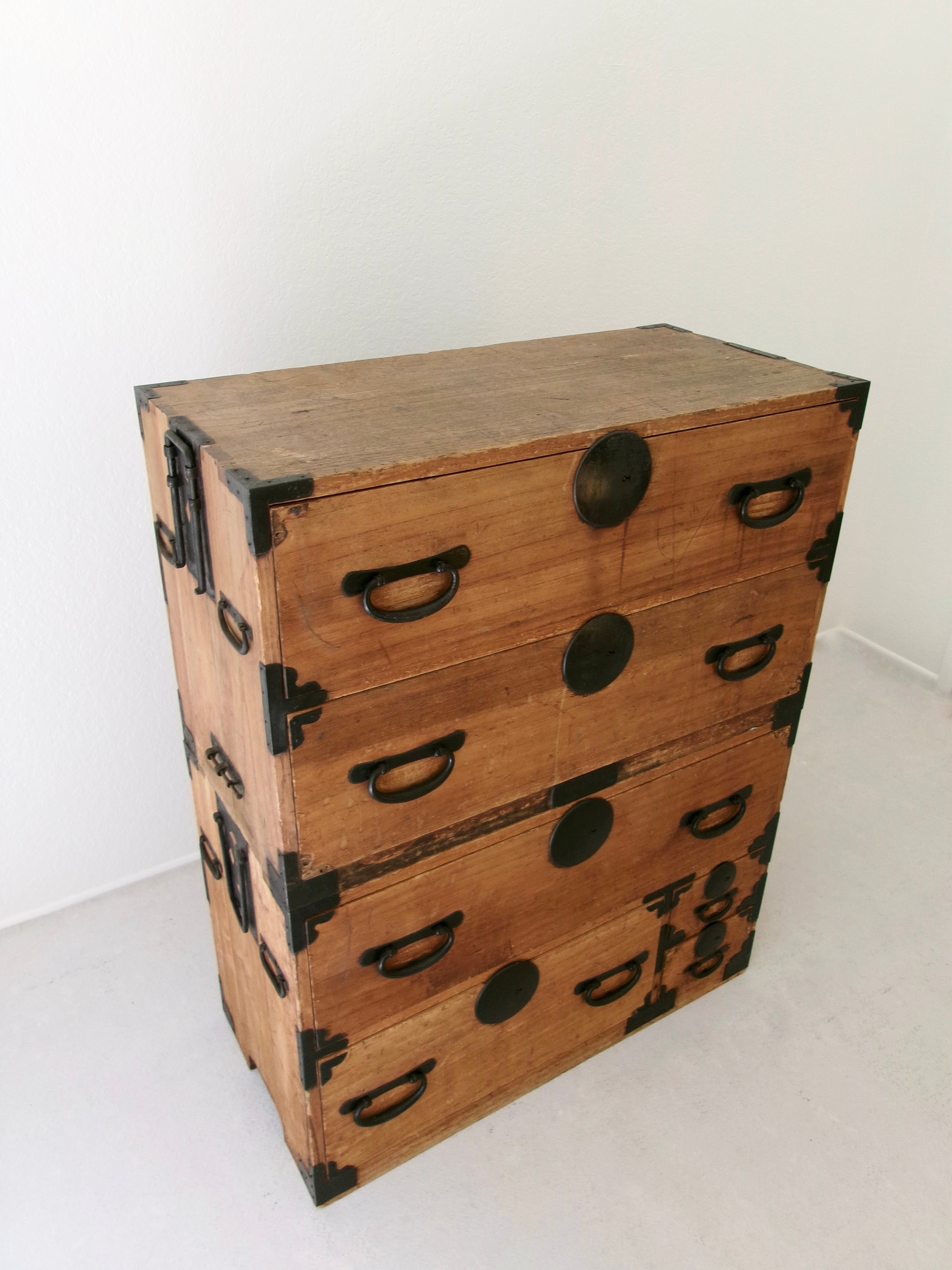 Early 20th Century Japanese Tansu Dresser