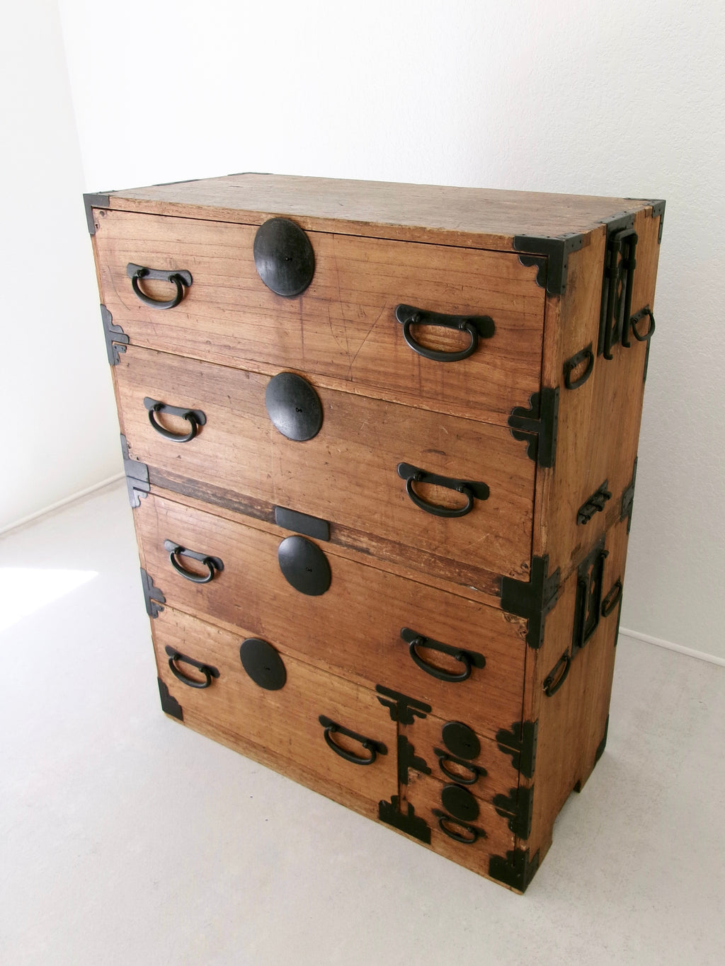 Early 20th Century Japanese Tansu Dresser