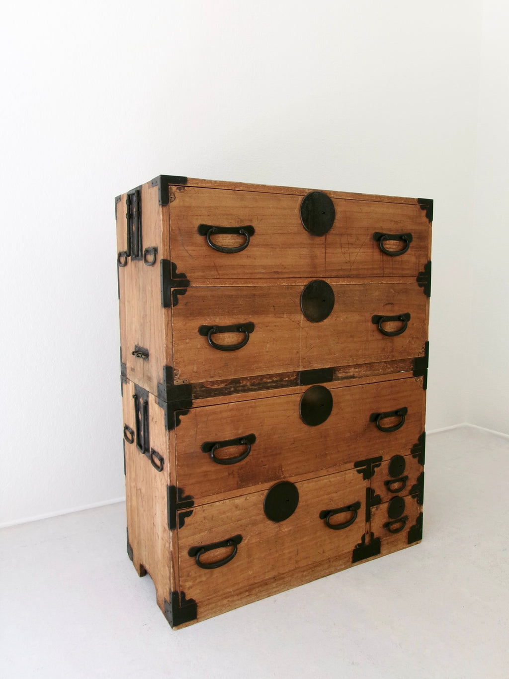 Early 20th Century Japanese Tansu Dresser