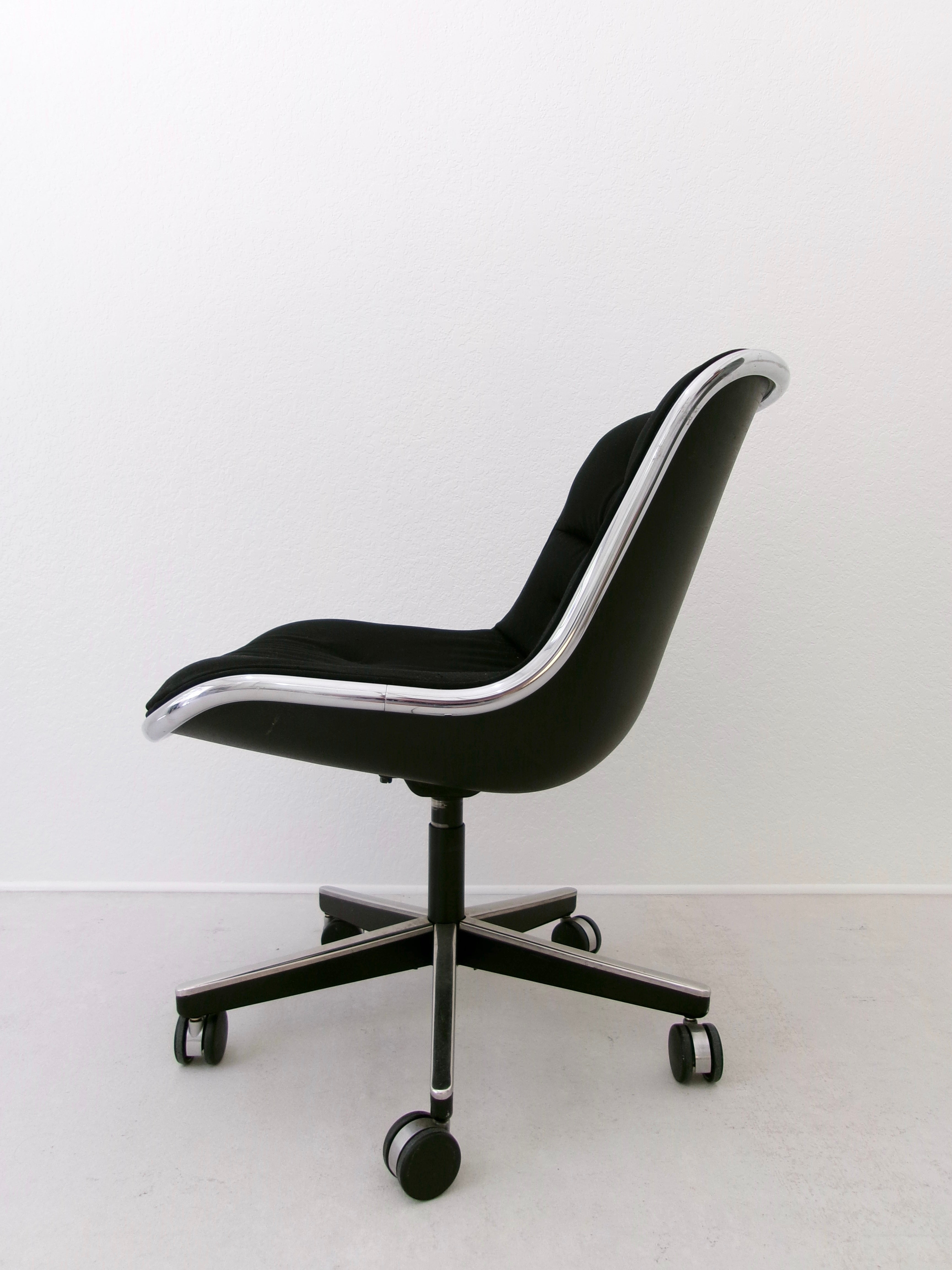Vintage Knoll Pollock Executive Swivel Chair in Black Upholstery