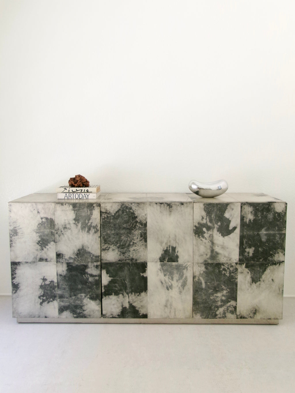 Contemporary Bernhardt Rohe Espinoza Media Console Credenza in Marbled Goatskin Parchment