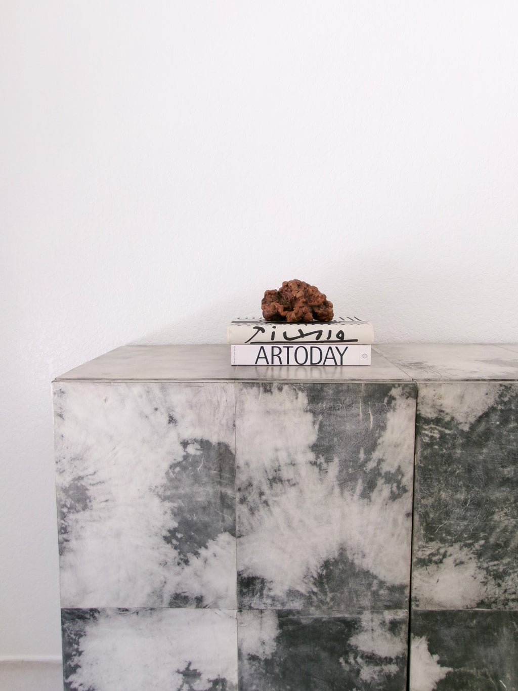 Contemporary Bernhardt Rohe Espinoza Media Console Credenza in Marbled Goatskin Parchment