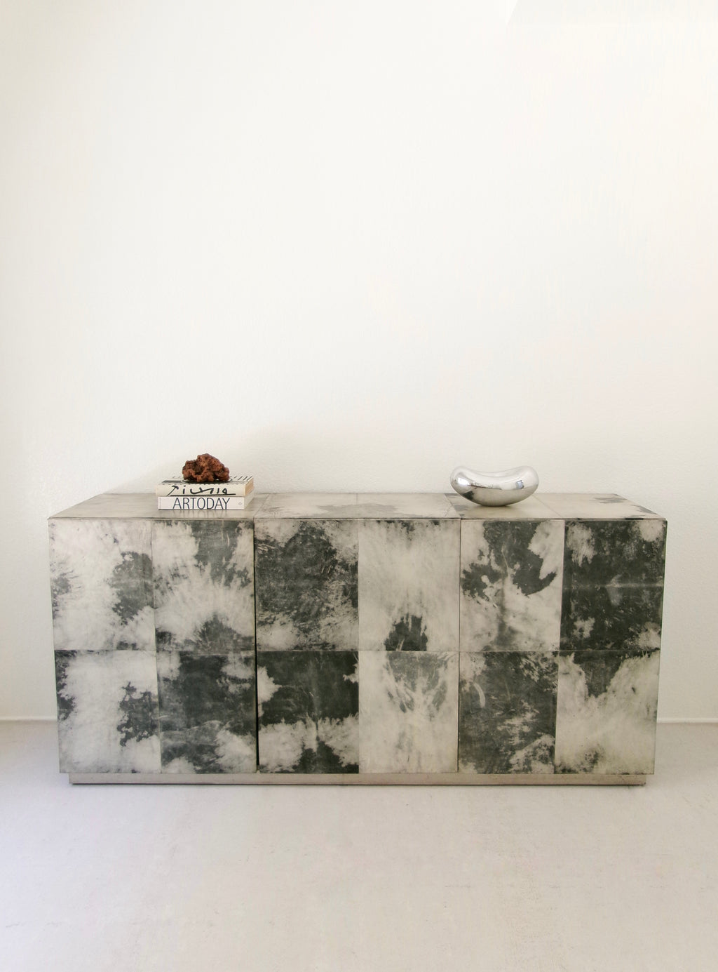 Contemporary Bernhardt Rohe Espinoza Media Console Credenza in Marbled Goatskin Parchment